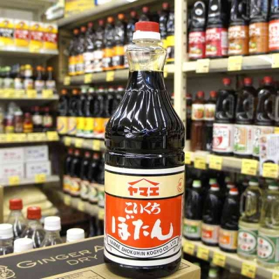 ヤマエ　濃口醤油ぼたん　１．８Ｌ